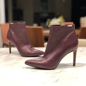 Beautiful Plum Leather Calvin Klein Booties!